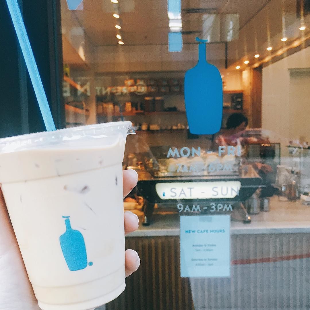 서혜우 On Instagram: “동기들 인스타에서만 보던 곳 드디어 나도 왔다 ☕️ #Bluebottle  #Bluebottlecoffee” | Coffee Bag, Coffee, Bags